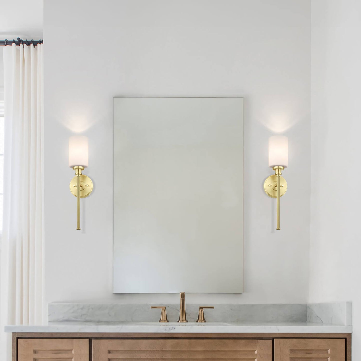 Modern Brass 1-Light Bathroom Sconce with Glass Shade XB-W1305-1-SB