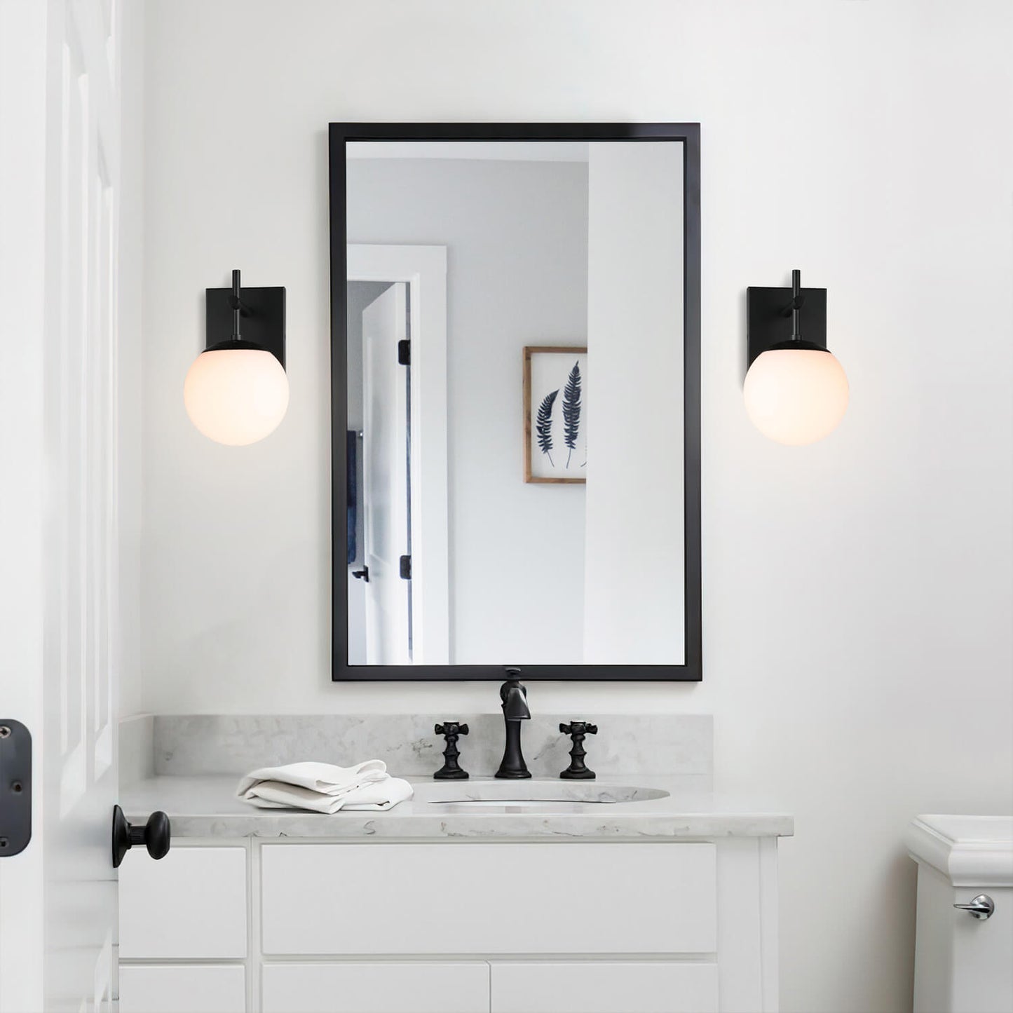 Mid Century Black Glass Wall Sconce XB-W1320-1-MB
